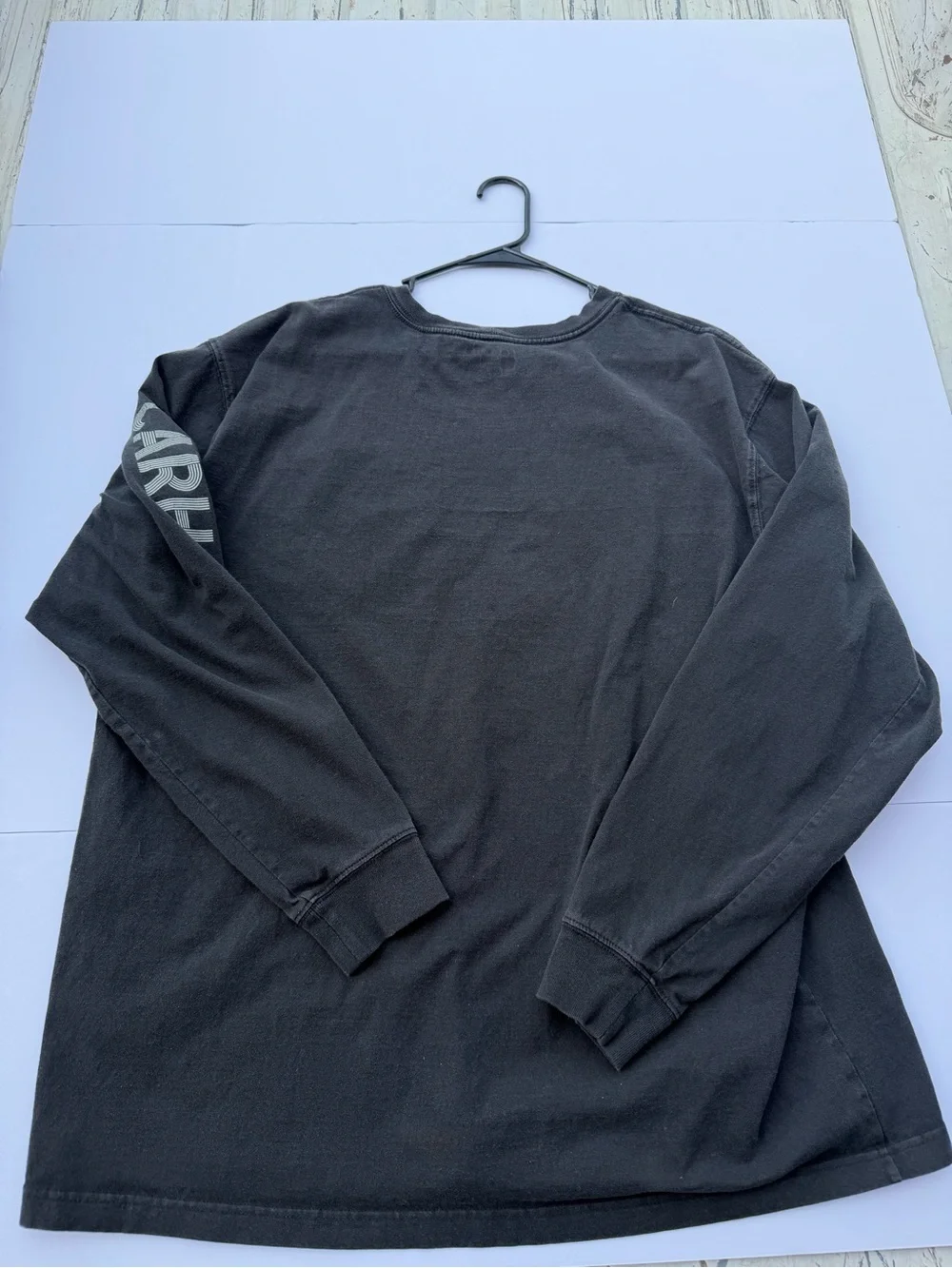 Carhartt Men’s Long-Sleeve Pocket Tee in Charcoal